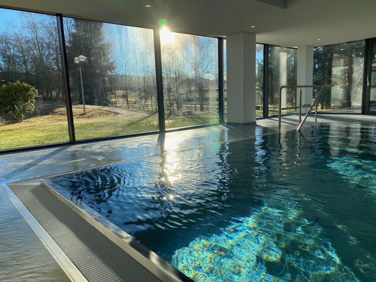 Koenigs Appartement Mit Pool Schluchsee Extérieur photo