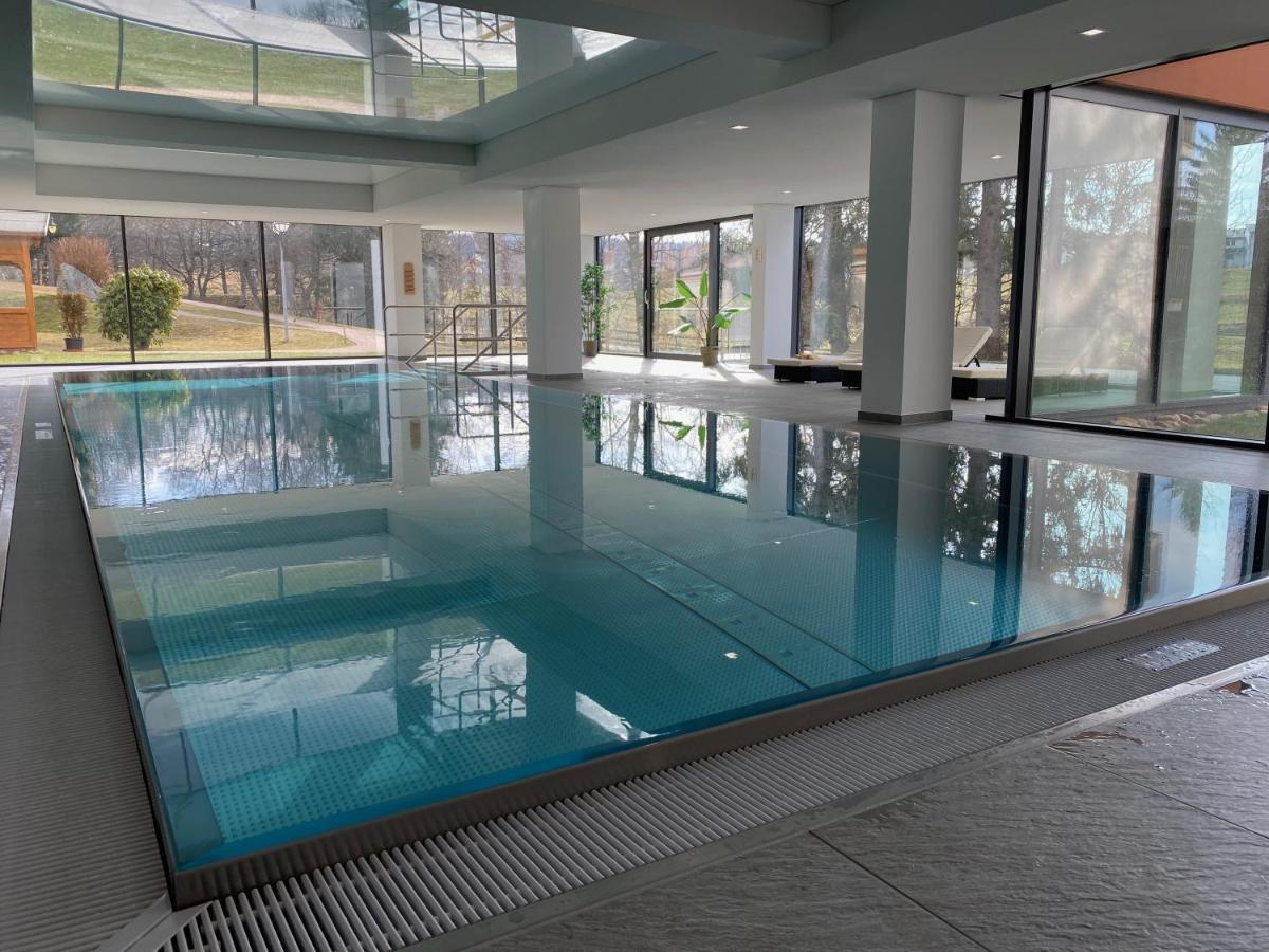 Koenigs Appartement Mit Pool Schluchsee Extérieur photo
