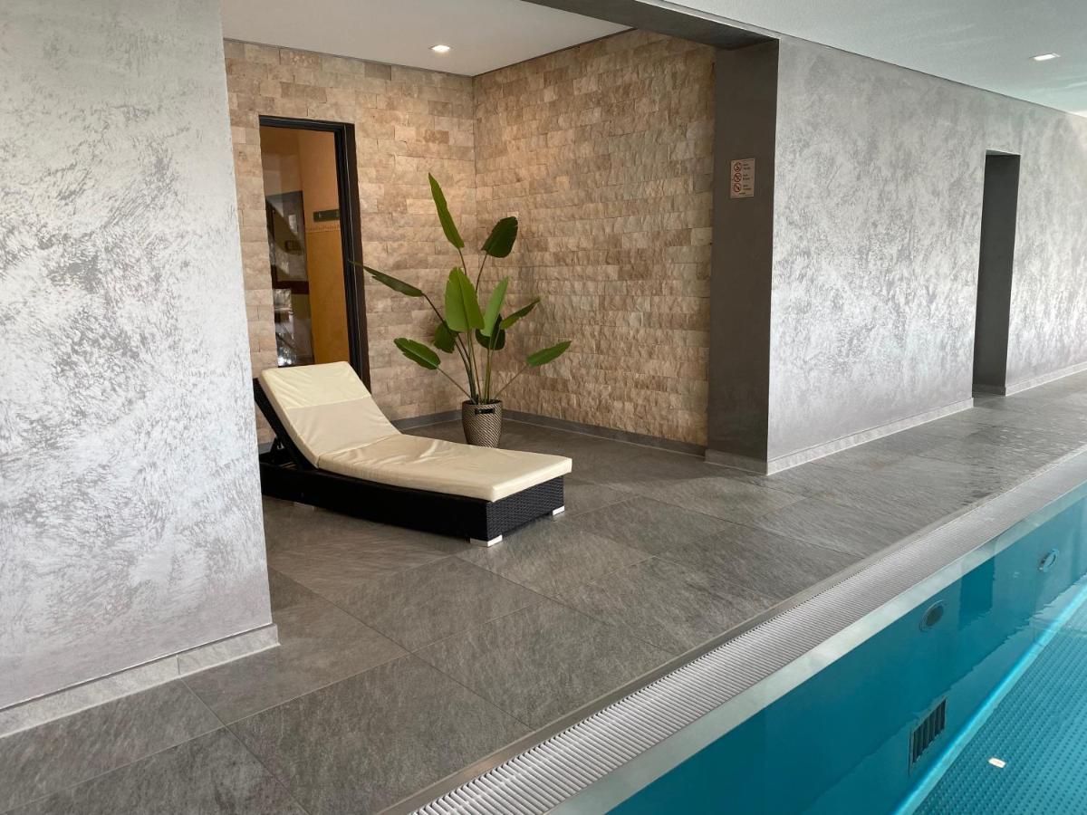 Koenigs Appartement Mit Pool Schluchsee Extérieur photo